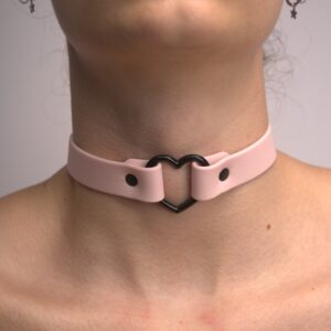 Collar to cuffs hart